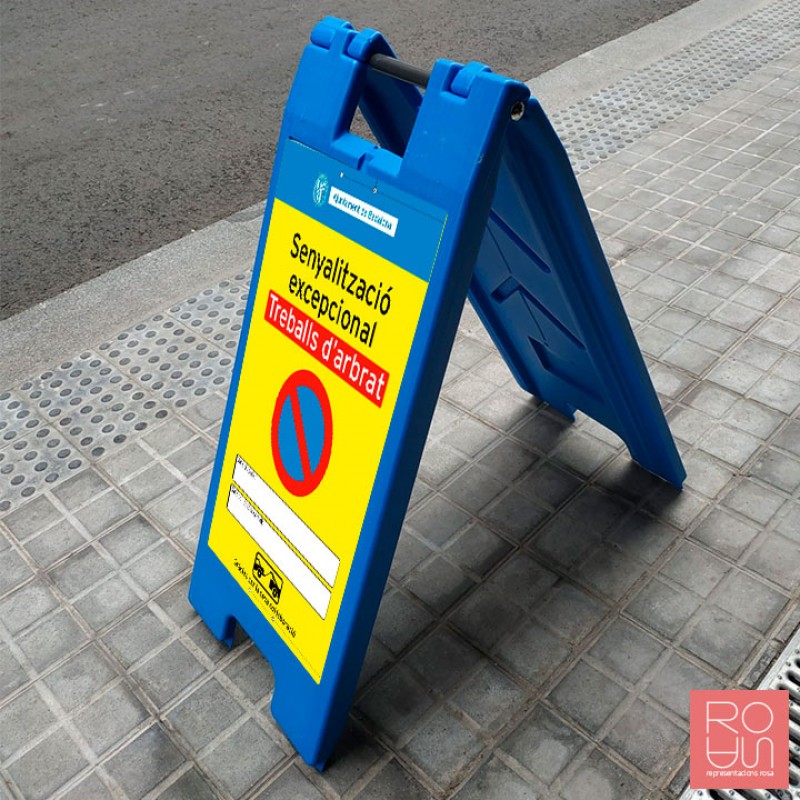 Trípode de senyalització accés a edificis Covid-19