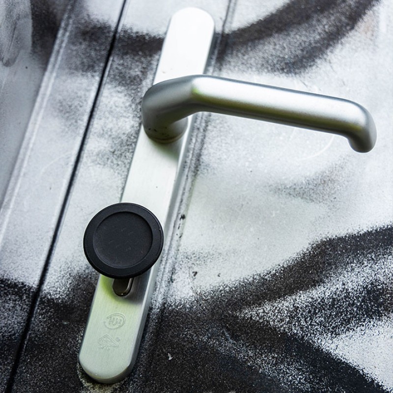 Cilindre amb electrònica exterior i interior amb pom apertura amb mòbil