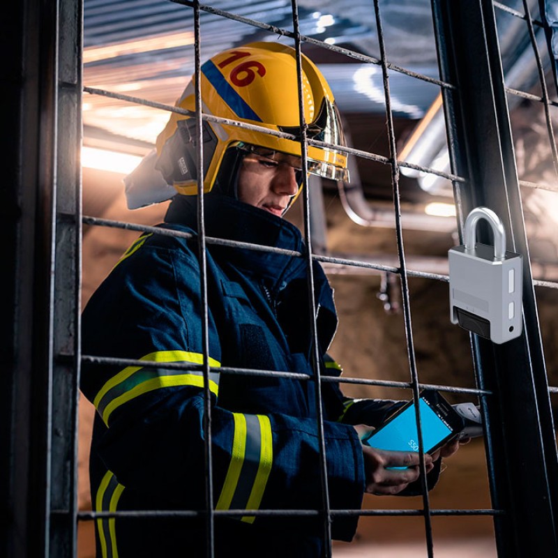 Cadenat/Candau intel·ligent per apertura amb mòbil