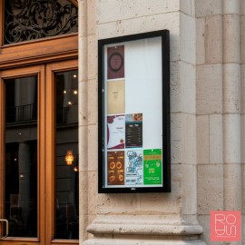 Vitrina d'informació Edge amb gruix de 54 mm a paret